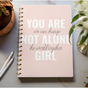 Du är inte Ensam Girl Positive Motivation Citate Anteckningsbok