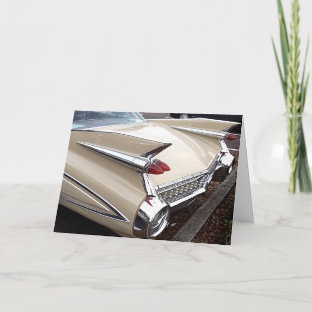 DU ÄR INTE GAMMAL ATT DU ÄR KLASSISKA BIRTHDAY CAR KORT (Framsida)