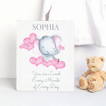 Du är Loved Cute Flicka Elephant Personlig Canvastryck<br><div class="desc">Anpassa det här söta kanvastrycket till din flicka-förskola eller ditt sovrum. Utformningen har en söt flicka-elefant med rosa öron, omgiven av rosa kärlek hjärtan. Ordalydelsen lyder: "[ditt namn] Du är förlorad varje minut varje dag". Mallen är utformad så att du kan lägga till din egen lilla namn och du kan...</div>