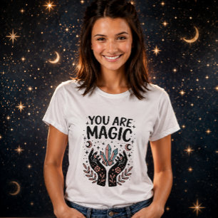 Du Är Magisk Mystisk Celestial Kristaller Händer T Shirt
