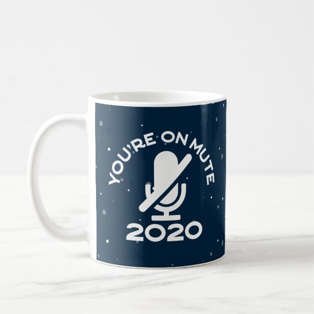 du är på tyst, roligt arbete från hemmet kaffemugg (Vänster)