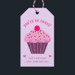 Du är så söt - Cute Cupcoa Kids' Birthday Presentetikett<br><div class="desc">NewParkLane - Cute Birthday Gift Märkres för barn,  med en söt rosa och lila cupkaka,  och ett citat: "Du är så söt!",  mot en mjuk lavenderbakgrund (färg kan ändras) och en textmall för en personlig födelsedagsönskan.</div>