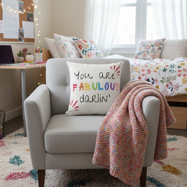 Du är uppsvälld Darlin Kudde (A pillow that reminds you to stay fabulous—right where you manifest your best life. ✨💁‍♀️)