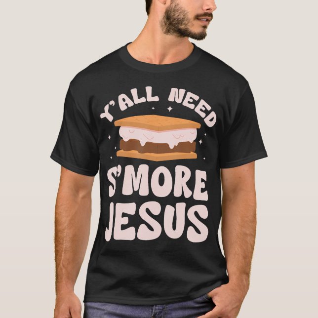 Du behöver fler kristna campingläger. t shirt (Framsida)