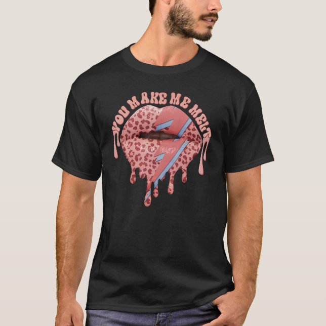 Du får mig att smälta Rosa Leopard Läppar Lycklig  T Shirt (Framsida)