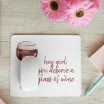 Du förtjänar ett glas Vin-citat Musmatta<br><div class="desc">Rosa med moderna svarta punkter och bubblor Chatta med dig</div>