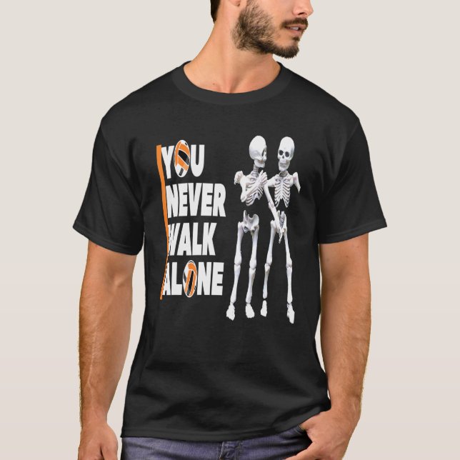 Du går aldrig på Alone Kärlek Halloween T Shirt (Framsida)