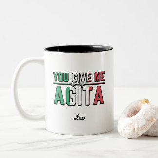 Du Ge Me Agita|Stunad- och Agita Humor-gåvor Två-Tonad Mugg