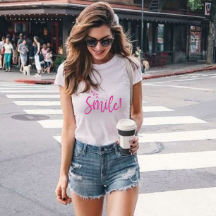Du gör mig till Smile!" Minimalisttest för rosa sk T Shirt