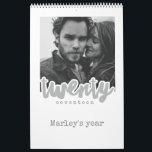 Du har det här, Medium, Vit kalender<br><div class="desc">En modern monokrom typografisk kalender med olika inspirerande citat för varje månad.</div>
