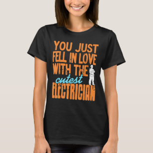 Du har just sjunkit in i Kärlek med den bästa ellä T Shirt