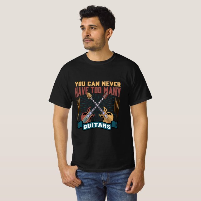 Du kan aldrig ha för många Guitars Funny Gift Tee (Hel framsida)