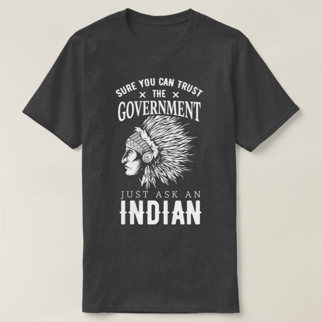 Du kan lita på den amerikanska regeringen  t shirt (Design framsida)