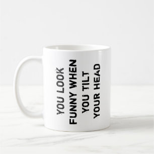 Du ser rolig ut när du lutar huvudet kaffemugg