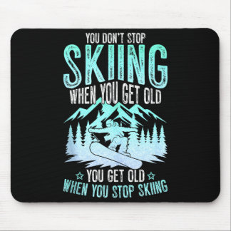 Du Slutar Inte Ski När Du Blir Gammal Rolig Skidåk Musmatta