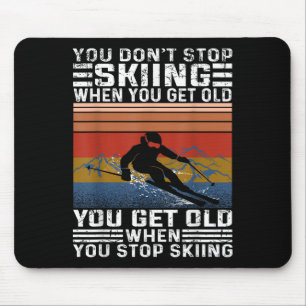 Du Slutar Inte Ski När Du Blir Gammal Rolig Skidåk Musmatta