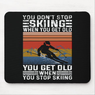 Du Slutar Inte Ski När Du Blir Gammal Rolig Skiin Musmatta