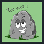 Du Sten! Funny Grått Tecknad Stone Poster<br><div class="desc">Lustigt grått tecknad sten med halvstängt öga och ett stort toftigt leende. Han vilar på lite frisk gräs i grönten och ord "Du Sten!" i mörk grått brev över stenens ovansida.</div>