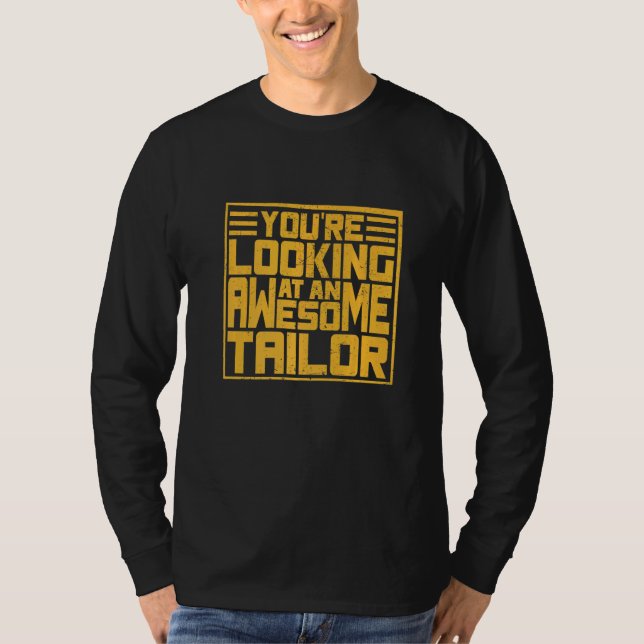 Du Tittar Ata An Fantastisk Tailor T Shirt (Framsida)