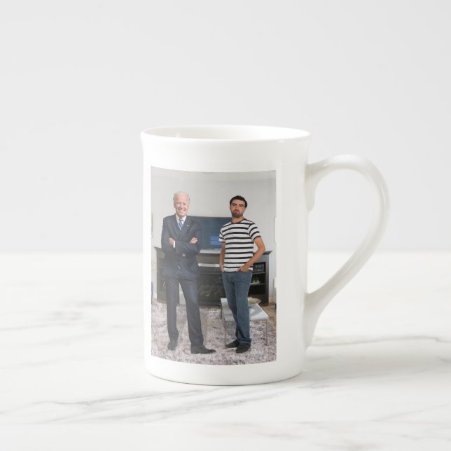 Du träffade president Joe Biden | Lägg till foto Benporslin Mugg (Höger)