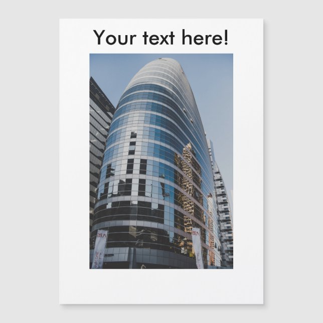 Dubai glass skyscraper (Framsida)