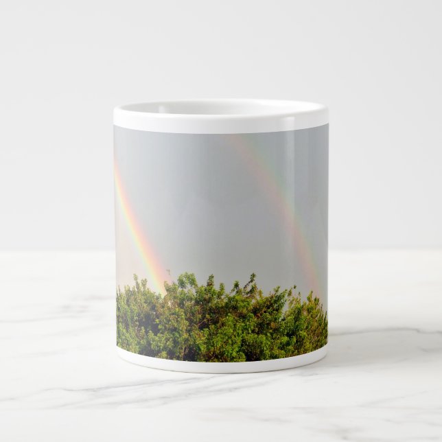 Dubbla Rainbow Photo med himlar och träd Jumbo Mugg (Framsidan)