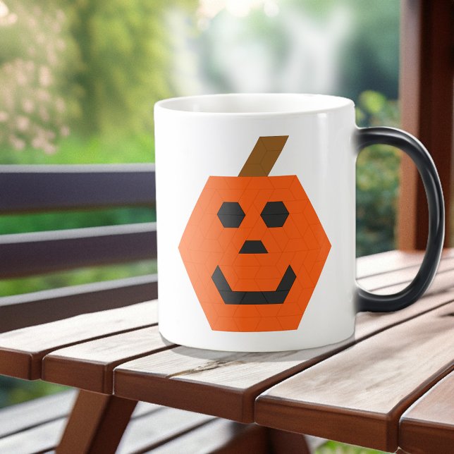 Dubbla-sidig trapezoid Tile Lycklig Jack-o-Lantern Magisk Mugg (on porch table)