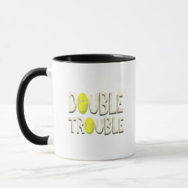 Dubbla Trouble Funny Tennis Bollar Mugg