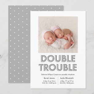 Dubbla Trouble Grått Twillingars Baby avisering Inbjudningar