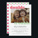 Dubbla Trouble Joint Kids Photo Födelsedagsfest Inbjudningar<br><div class="desc">En modern barnmall som förenar födelsedagsfest inbjudan med ditt eget foto och "dubbla problem" som fotoövertäckning - ändra texten färg i verktyg om du vill - om du vill! Den här brodersystern födelsedagsfest inbjudan skulle också passa perfekt för ett kort för födelsedagsfest av twillingar. Helt redigerbar textmall som du kan...</div>