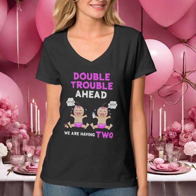 Dubbla Trouble Twin Girls Mamma to be T Shirt (Skapare uppladdad)