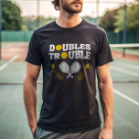 Dubblor Trouble Pickleball Partner Tournament T Shirt<br><div class="desc">När du går till domstolen,  oavsett om det är i kvinnor,  manar eller blandade dubblor,  låt dina motståndare veta att du är där som ett team.</div>