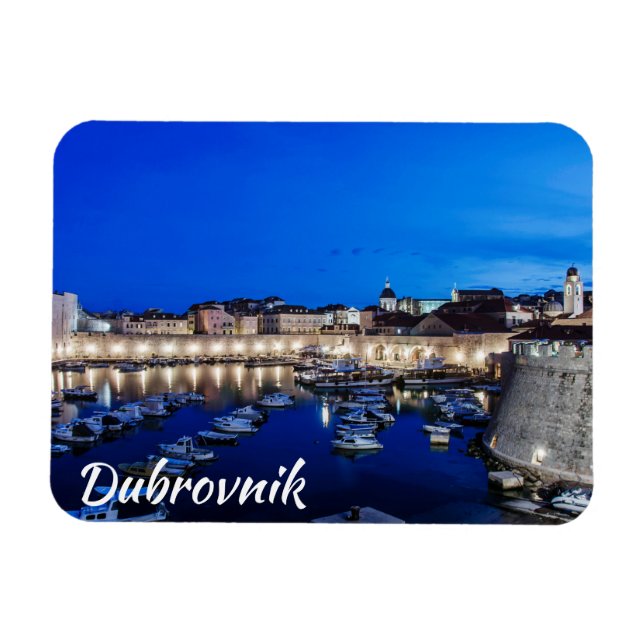 Dubrovnik hamn och väggar belysta nattetid magnet (Horisontell)