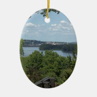 Dubuque Iowa från Mississippiet River Julgransprydnad Keramik