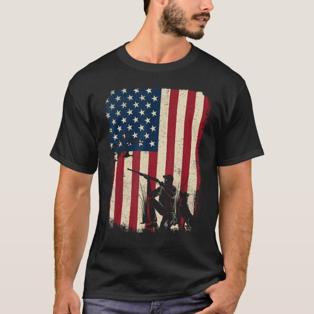 Duck Hunting Distressed Patriotic American Flag  H T Shirt (Framsida)