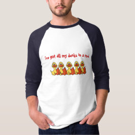 Duckar den roliga tecknaden AA i en roskjorta T Shirt