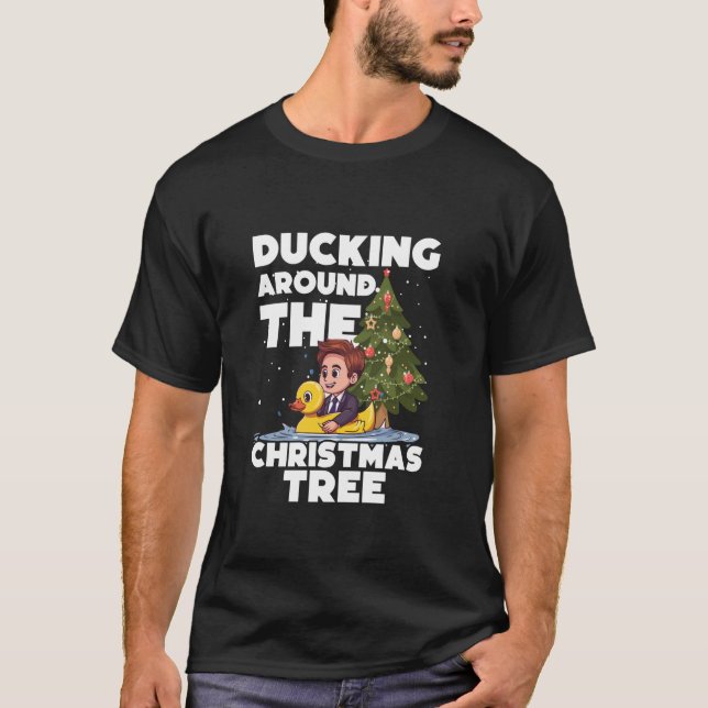 Ducking runt Julafton Träd Duckling jul Ru T Shirt (Framsida)