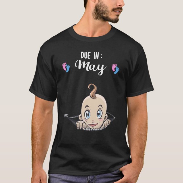 Due in May pregnancy T Shirt (Framsida)