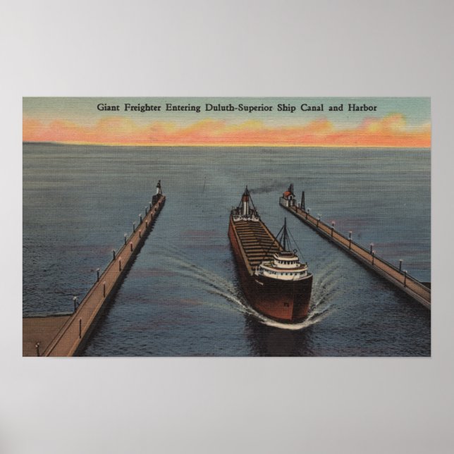 Duluth, MN - View of Freighter Entering Frakt Poster (Framsidan)