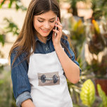 Dumbbell Weight Fitness Long Apron Långt Förkläde<br><div class="desc">Vi presenterar vår design med den klassiska symbolen styrka och konsistens: dockans vikt! Den här bilden är en perfekt för alla som vill visa sitt engagemang för att hålla sig frisk och lämplig. Vår högkvalitativa design gör att du kan ta dig ur folkmassan. Oavsett om du är en säsongsbetonad gym-goer...</div>