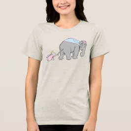 Dumbo nära hans Mamma T Shirt