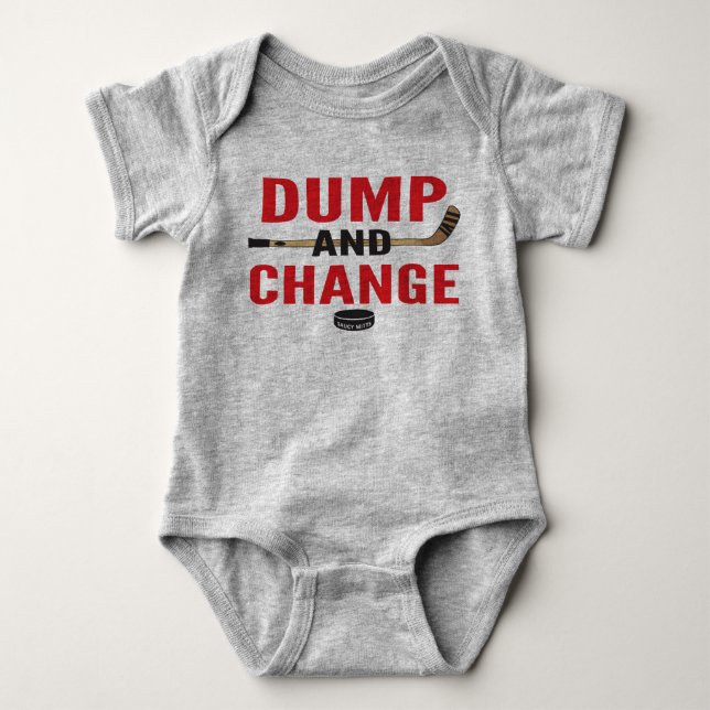 Dumpa och byt Hockey Baby Bodydress Red Sticks T Shirt (Framsida)