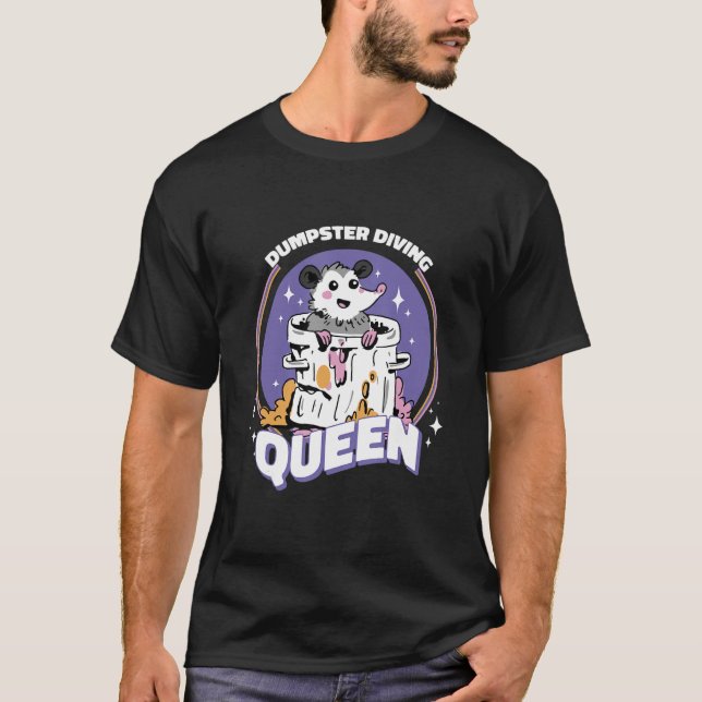 Dumpster Diving Queen T Shirt (Framsida)