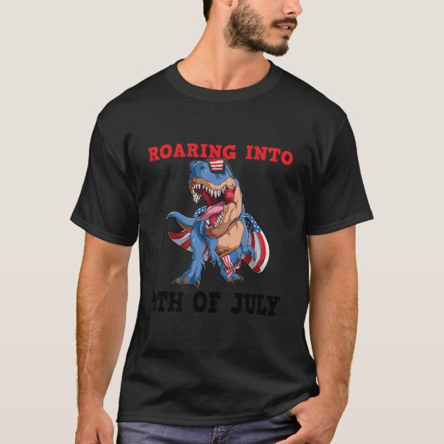 Dundrar in på 4:e juli fjärde juli t shirt (Framsida)