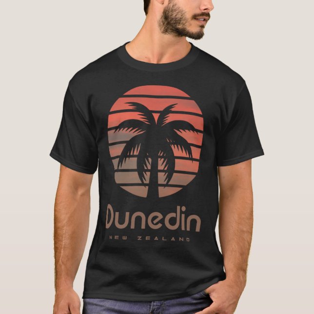 Dunedin New Zealand Travel Helgdag Souvenir Beach T Shirt (Framsida)