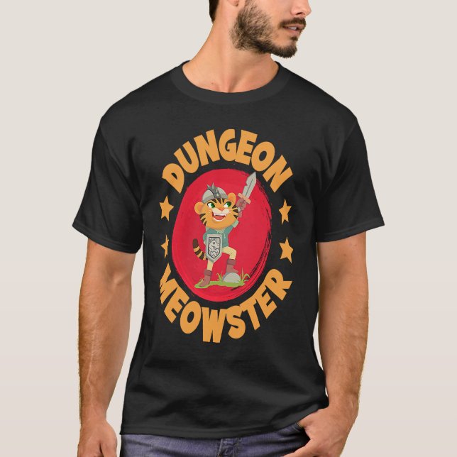 Dungeon Meowster Sword Shield Knight Castle Klo T Shirt (Framsida)