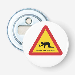 DUNKEN MÄNNISKOR SOM KRYSSERAR TRAFIKSIGN FLASKÖPPNARE
