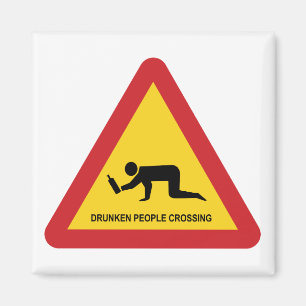 DUNKEN MÄNNISKOR SOM KRYSSERAR TRAFIKSIGN MAGNET
