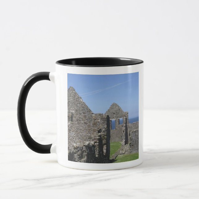 Dunluce slott nära Bushmills och Portrush, Mugg (Vänster)
