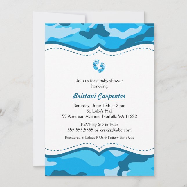 Duschen för pojkeblåttkamouflage inviterar fot inbjudningar (Framsida)